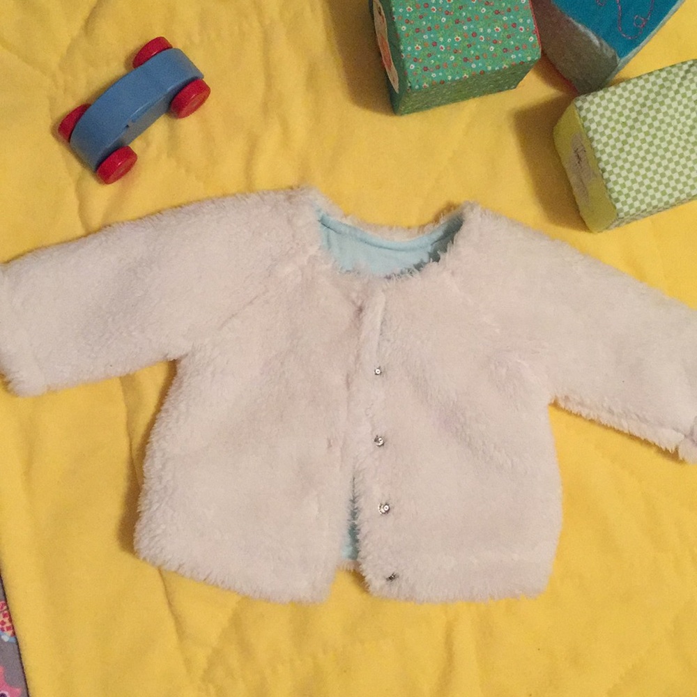 Cherokee fuzzy white 3month jacket